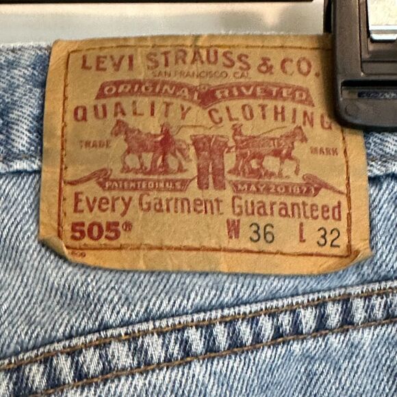 Levis 505 Straight Leg 36x32 Blue Jeans Mild Distress Denim 90s VINTAGE - Picture 2 of 13